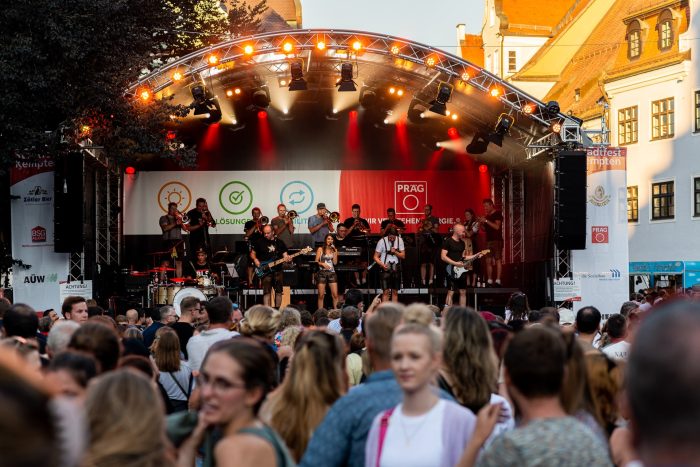 Abendprogramm auf der Rathausbühne beim Stadtfest Kempten